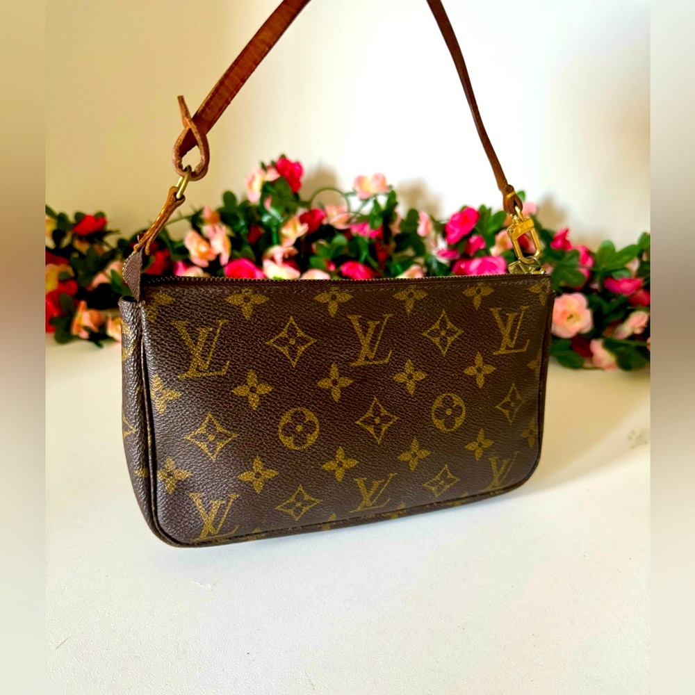 Louis Vuitton Monogram Pochette Accessoires